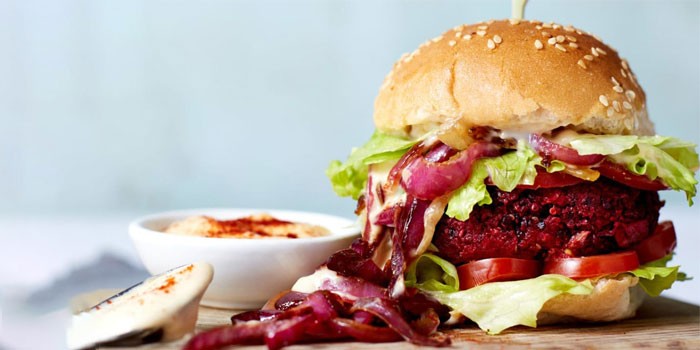 Hamburger with Beetroot