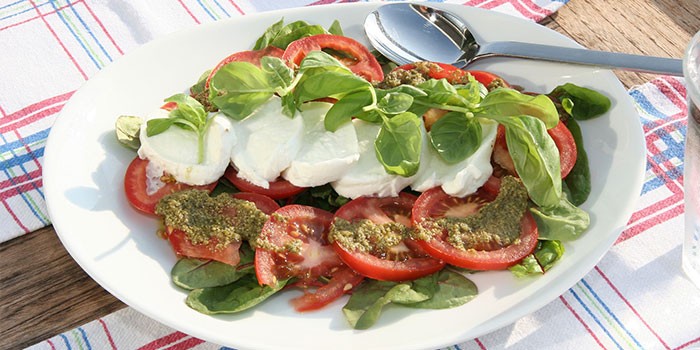 Caprese Salad with Pesto Sauce