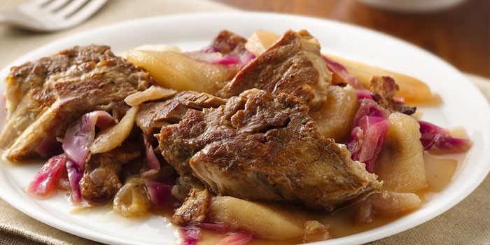 Slow Cooker Pork with Sweet Sour Red Cabbage